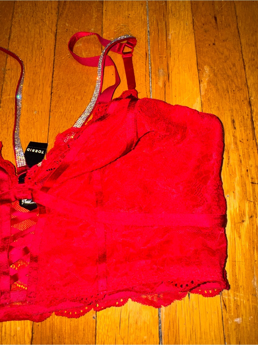 Torrid Diamante Lace Strappy Bralette in Jester Red Size 1X NEW - Picture 3 of 5